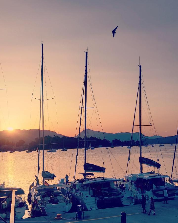 The Manessi City Boutique Hotel Poros Town Exterior foto