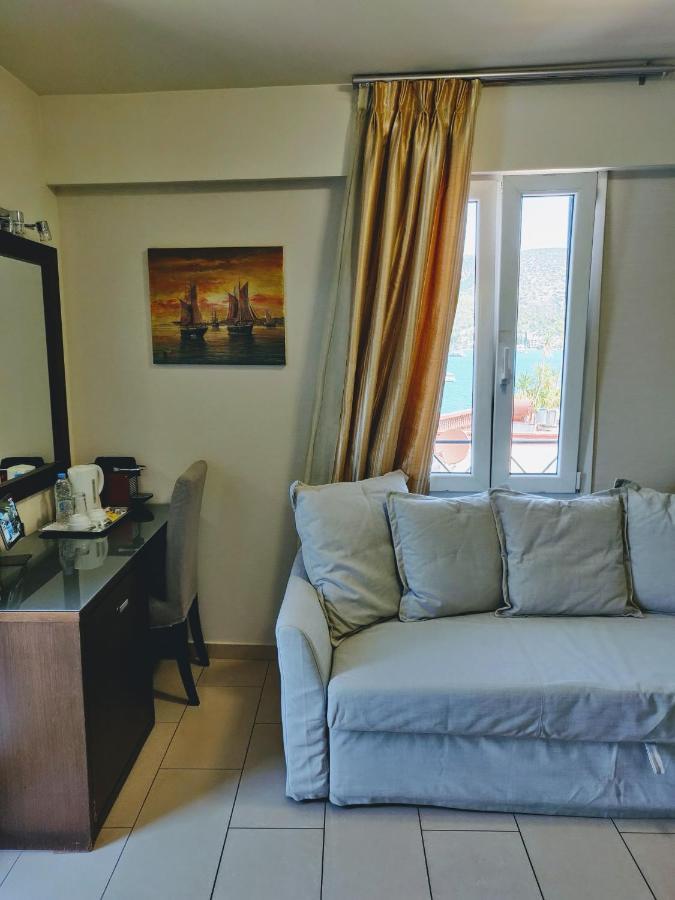 The Manessi City Boutique Hotel Poros Town Exterior foto