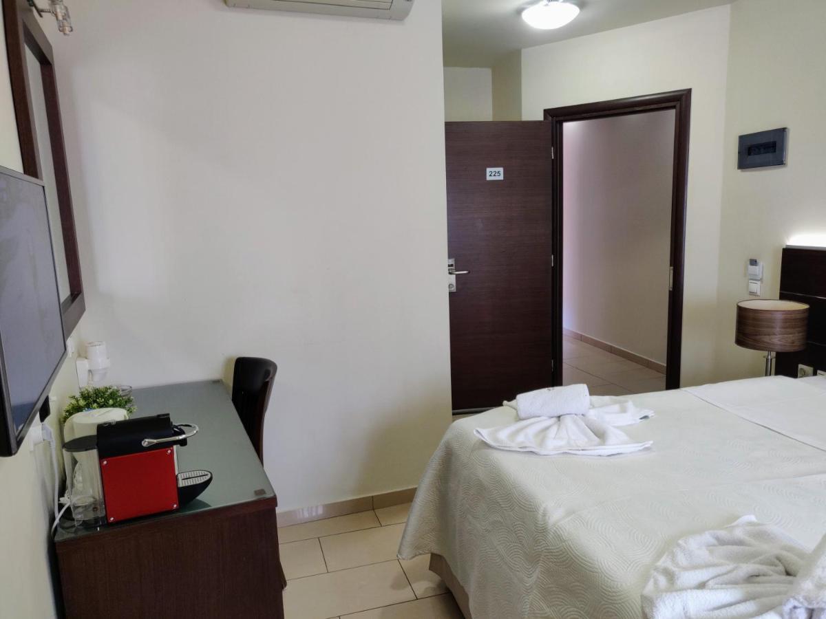 The Manessi City Boutique Hotel Poros Town Exterior foto