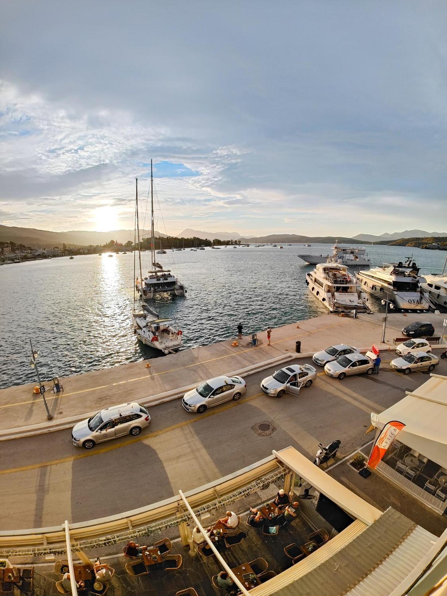 The Manessi City Boutique Hotel Poros Town Exterior foto