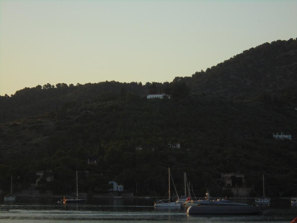 The Manessi City Boutique Hotel Poros Town Exterior foto